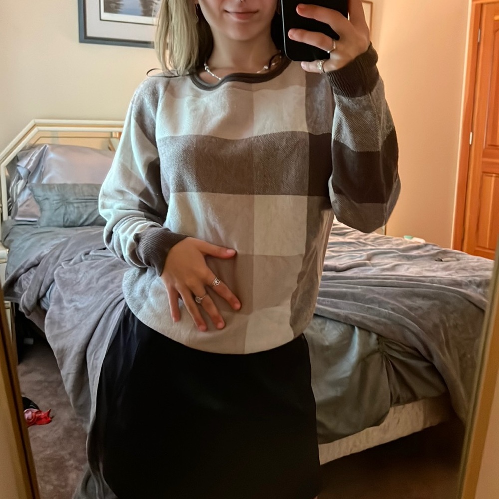 Soft Brown Pattern Crew Neck Sweater (extra small)